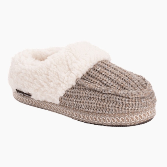 Cozy Knit Slippers with Faux Fur Lining - Picture 2 of 6
